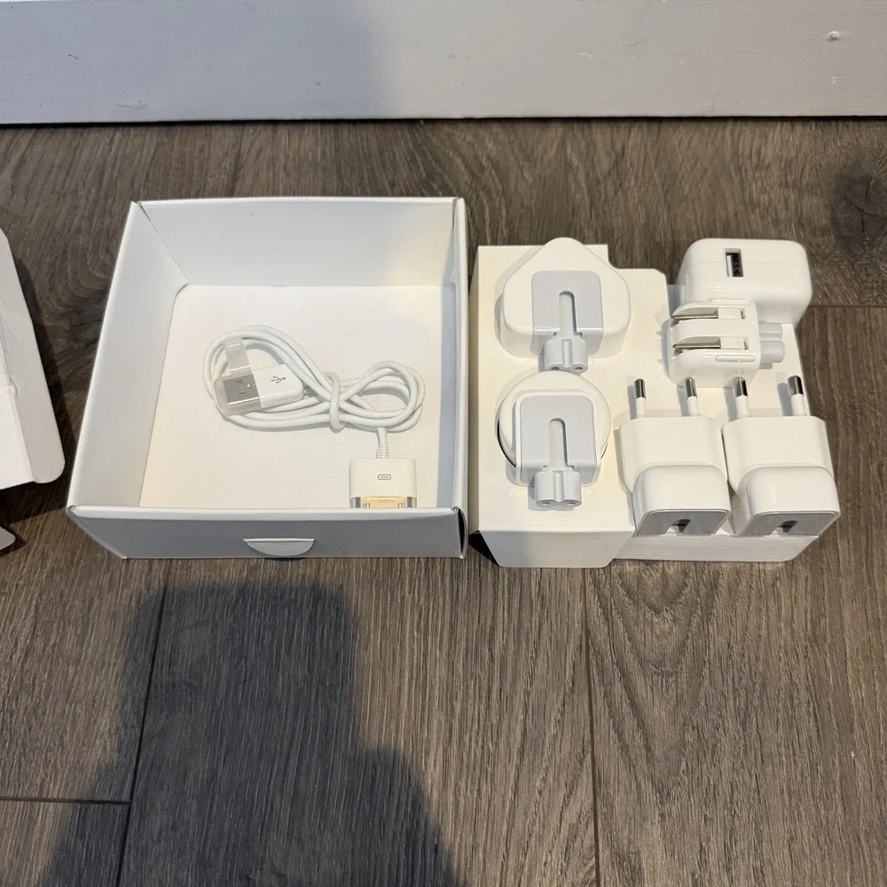 Apple World Travel Adapter Kit for Apple Power Adapters & Chargers